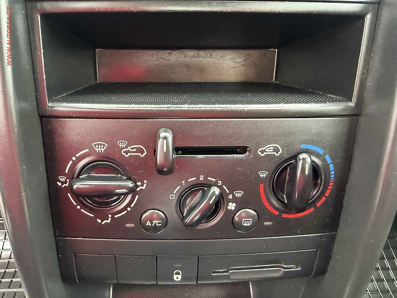 Peugeot 207 (2009) 1.4i, 2.maj,ČR, AC, STK7/28 - fotka 15 z 16