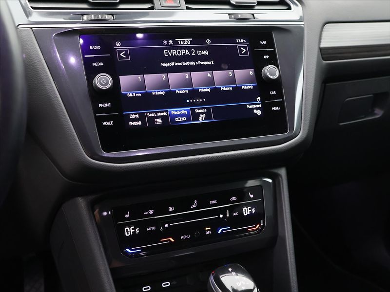 Volkswagen Tiguan 1,5 TSI EVO 110kW DSG Elegance - fotka 16 z 26