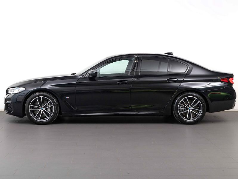 BMW Řada 5 540d xDrive - fotka 2 z 22