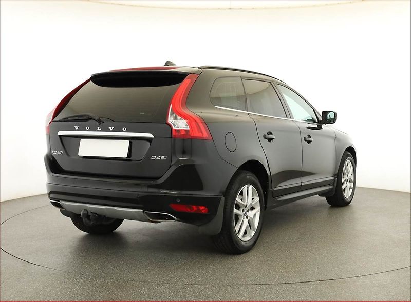 Volvo XC60 (2014) D4, 4X4, Automat, Kůže, Navi - fotka 5 z 16