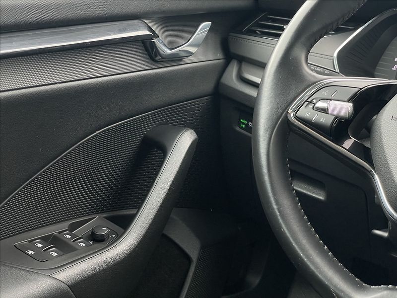 Škoda Octavia 2,0 TDI Combi Ambition Plus KE - fotka 14 z 24