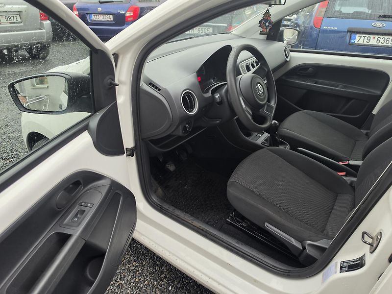Volkswagen up! 1.0 i - fotka 9 z 11