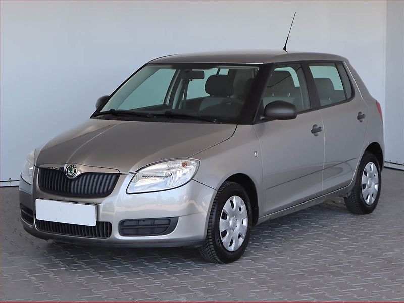 Škoda Fabia (2009) 1.2, po STK, v dobrém stavu - fotka 2 z 13