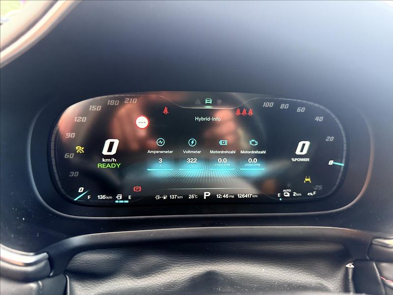 MG EHS 1,5 PHEV LUXURY - fotka 13 z 31