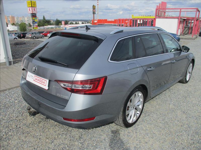 Škoda Superb 2,0 TDi,L&K,PANORAMA,DPH,CZ, - fotka 5 z 50
