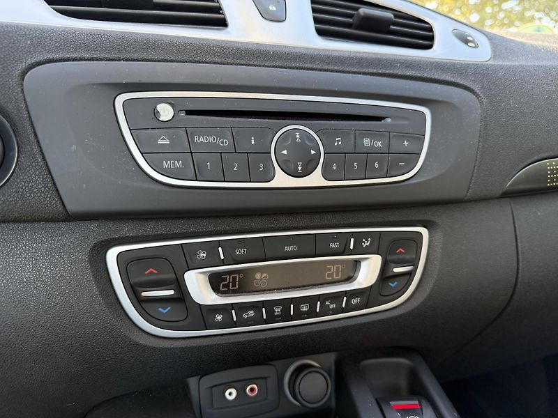 Renault Grand Scénic 1.4 TCe Dynamique - fotka 28 z 30