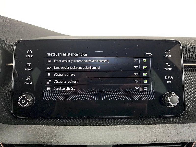 Škoda Kamiq (2025) 1.0TSI 85kW TOP Selection DSG - fotka 16 z 33