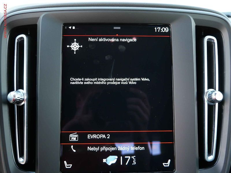 Volvo XC40 (2021) 1.5T, 1.maj,ČR, Momentum, AT - fotka 18 z 28
