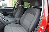 Volkswagen Passat (2021) 2.0 TDi DSG / 77.300km / 1.MAJ - náhled 18