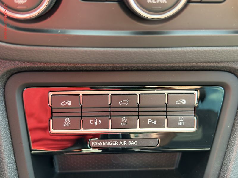 Volkswagen Sharan (2015) 2.0 TDi, DSG, bixen, kamera - fotka 17 z 22