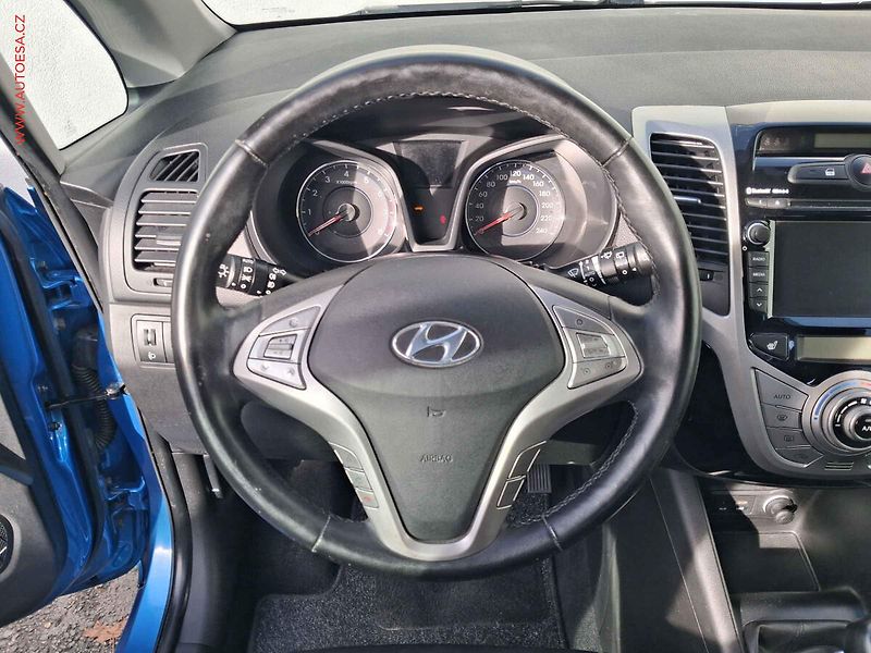 Hyundai ix20 (2018) 1.6i, Trend, navi, +kola - fotka 11 z 17