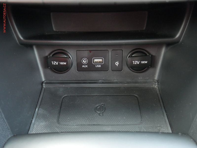 Hyundai Kona (2018) 1.0T-GDi, 1.maj,ČR, Navigace - fotka 16 z 25