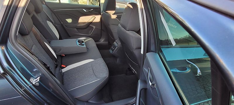 Škoda Scala (2019) 1,5TSi 110kW benzín DSG Style  - fotka 18 z 54