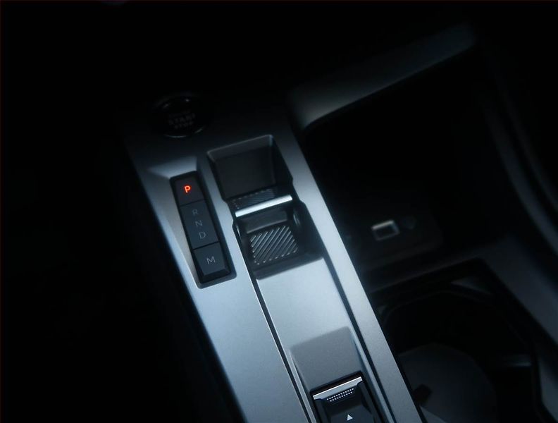Peugeot 408 (2025) 1.2 PureTech - fotka 13 z 16