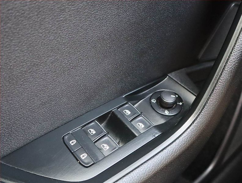 Škoda Superb (2018) Laurin&Klement 2.0 TDI - fotka 17 z 22