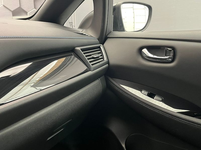 Nissan Leaf N-Connecta, 110 kW, 40kWh - fotka 29 z 72