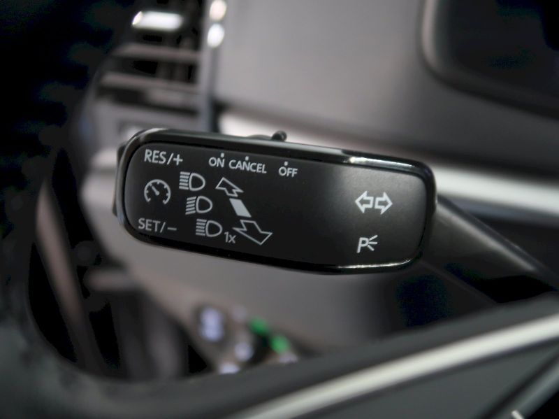 Škoda Karoq (2025) SELECTION 2.0TDI 85KW TAŽNÉ - fotka 35 z 40