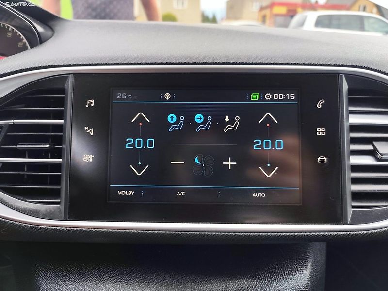 Peugeot 308 (2018) - fotka 35 z 44