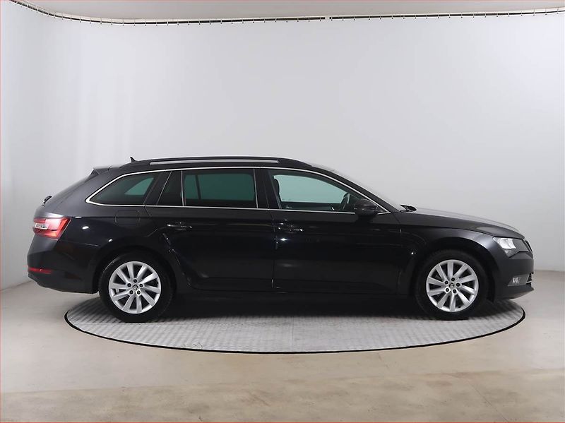 Škoda Superb (2019) Ambition Plus 2.0 TDI, Automat - fotka 6 z 18