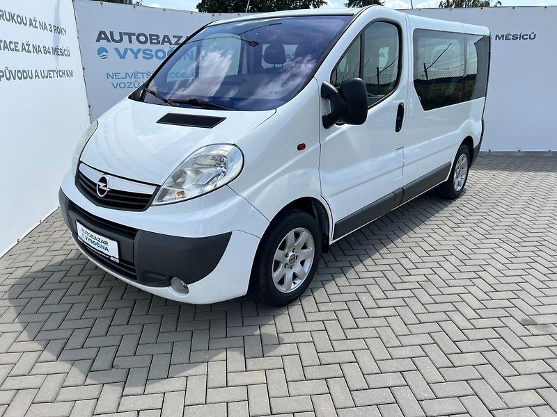 Opel Vivaro (2007) 2.5CDTi 107kW 9míst! Tažné! - fotka 9 z 20