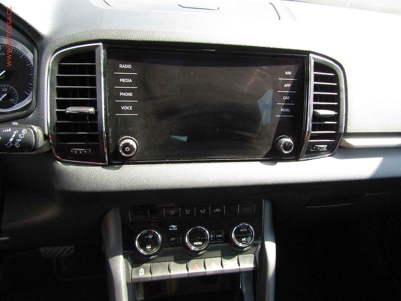 Škoda Karoq (2020) 1.6 TDi, DSG - fotka 14 z 21