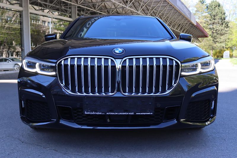 BMW Řada 7 730D XDRIVE M-PAKET G11 210kW - fotka 3 z 46