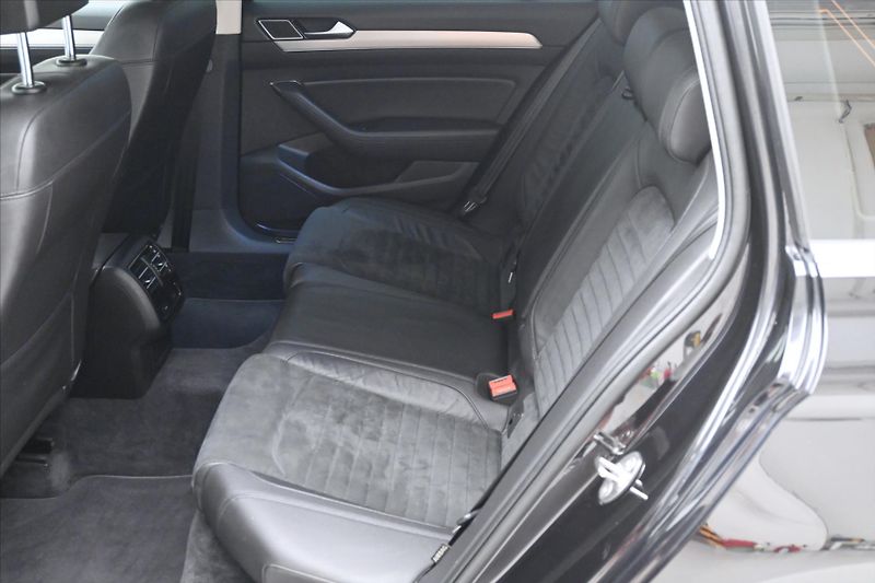 Volkswagen Passat 2,0 TDI 110 kW Highline Záruka - fotka 14 z 30