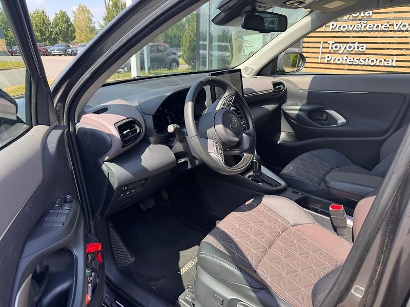 Toyota Yaris Cross 1.5 Executive 4x2 - fotka 9 z 13