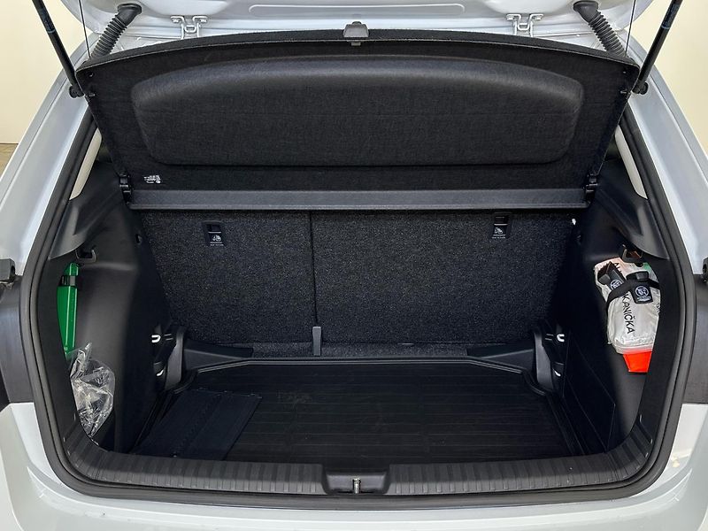 Škoda Fabia Top Selection + zimní kola - fotka 10 z 28
