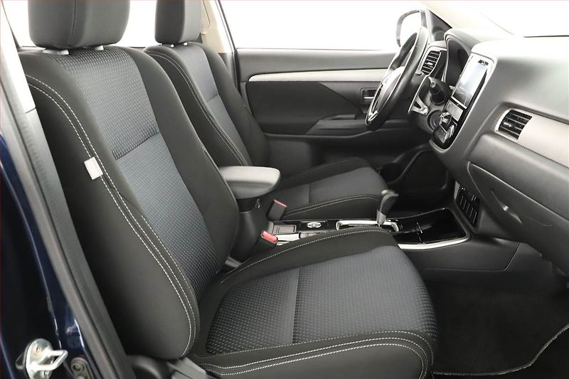 Mitsubishi Outlander (2019) 2.2 DI-D, 4X4, Automat - fotka 7 z 16