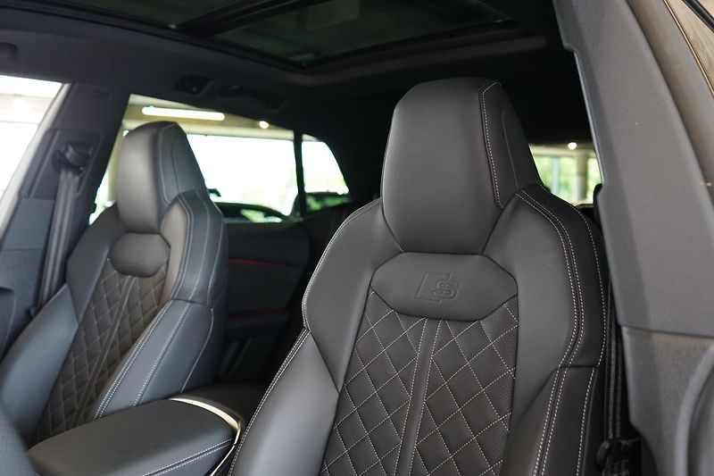 Audi Q8 TDI quattro 210 kW, S line - fotka 22 z 50
