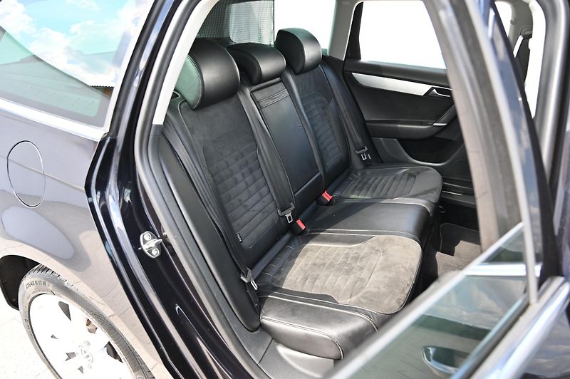 Volkswagen Passat Variant 2.0TDI 103KW Highline  - fotka 34 z 52