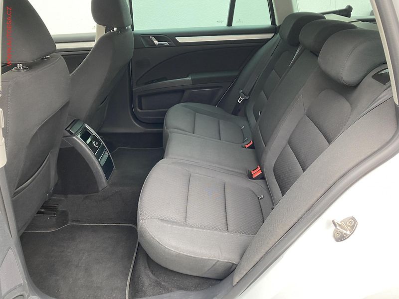 Škoda Superb (2015) 2.0 TDi, Ambition, DSG, navi - fotka 10 z 19