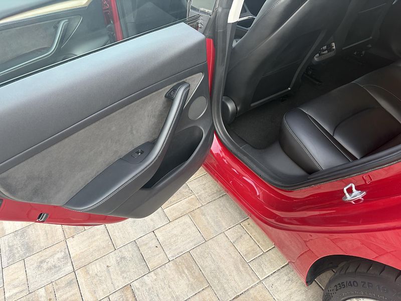 Tesla Model 3 (2023) SR+ 60, LFP, tazne,90%,DPH - fotka 10 z 13