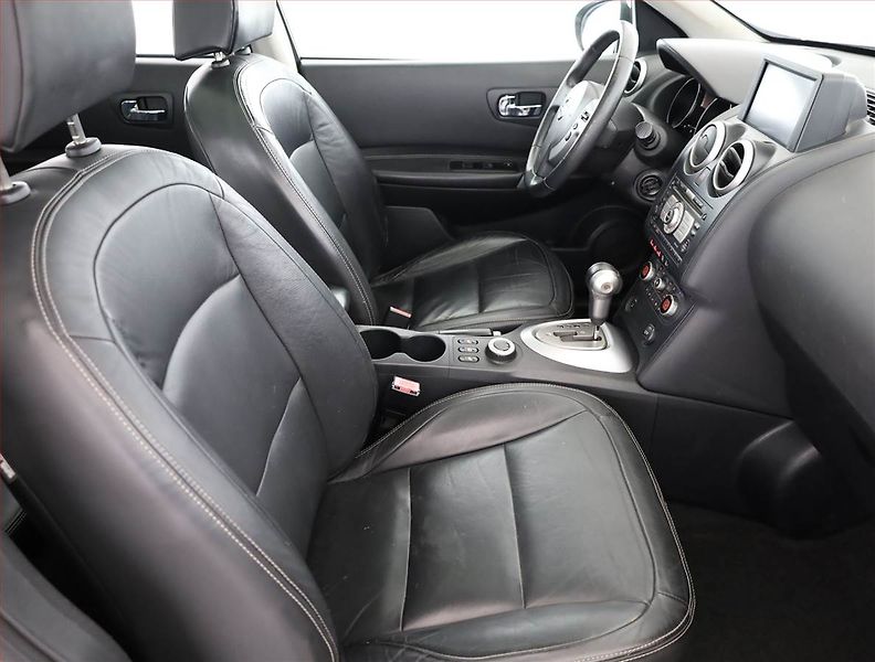 Nissan Qashqai (2008) 2.0 dCi, 4X4, Automat, Navi - fotka 7 z 20