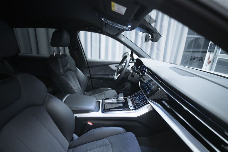 Audi Q7 3,0 TDI QUATTRO S-LINE ČR - fotka 8 z 45