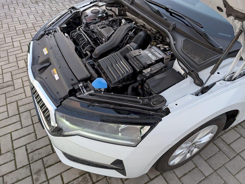 Škoda Octavia (2024) Combi 1,5 TSI / 110 kW Selecti - fotka 14 z 30