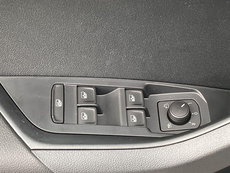 Škoda Karoq (2026) 1.5 TSI DSG Sportline - fotka 34 z 45