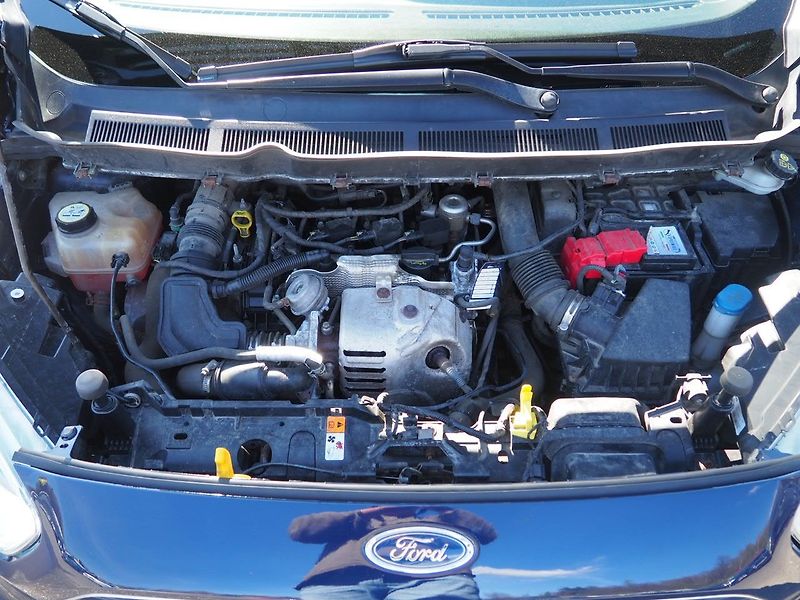 Ford Tourneo Courier (2015) 1.0i EcoBoost, 74 kW - fotka 33 z 34