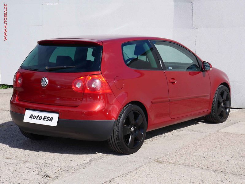 Volkswagen Golf (2006) 1.6 FSi, AC, tempo, park - fotka 6 z 15