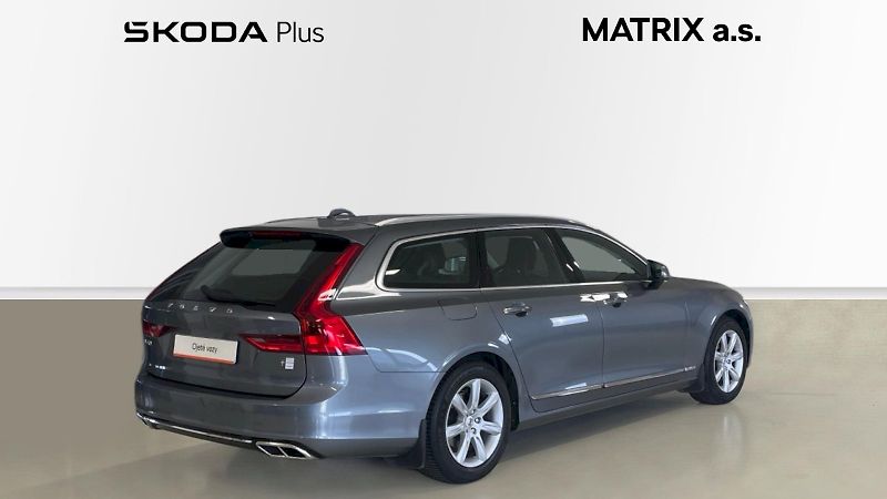 Volvo V90 (2018) Kombi Inscription 2.0 TDI 110k - fotka 7 z 38