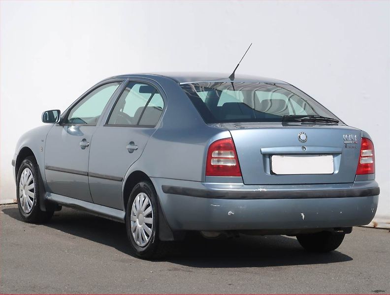 Škoda Octavia (2003) 1.6, po STK, oblíbený vůz - fotka 4 z 15