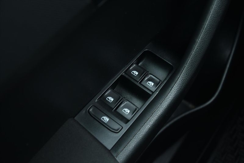 Škoda Fabia 1.4 TDI 66kW DSG AMBITION ČR - fotka 22 z 23