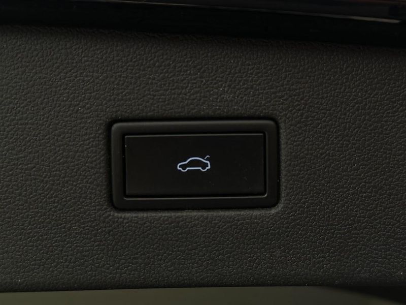 Volkswagen Tiguan (2020) 2.0 TDI DSG keyless - fotka 12 z 25