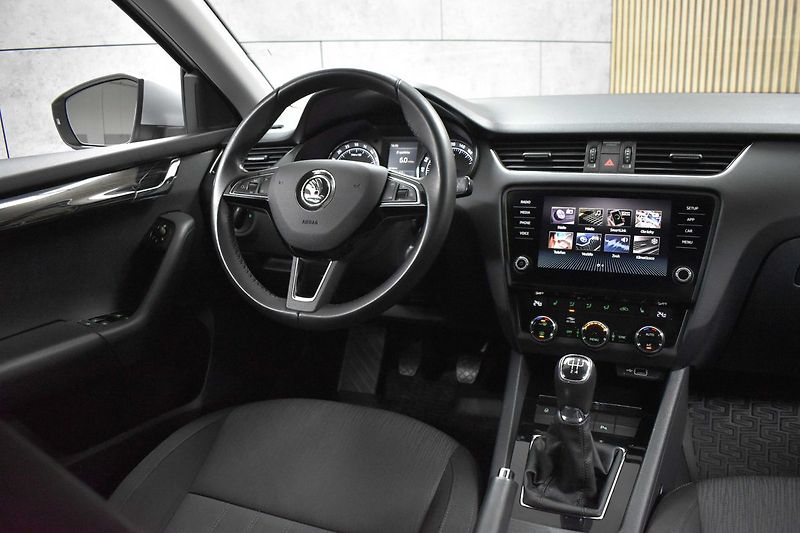 Škoda Octavia 1.6 TDI*85kW*STYLE*DPH* - fotka 8 z 36
