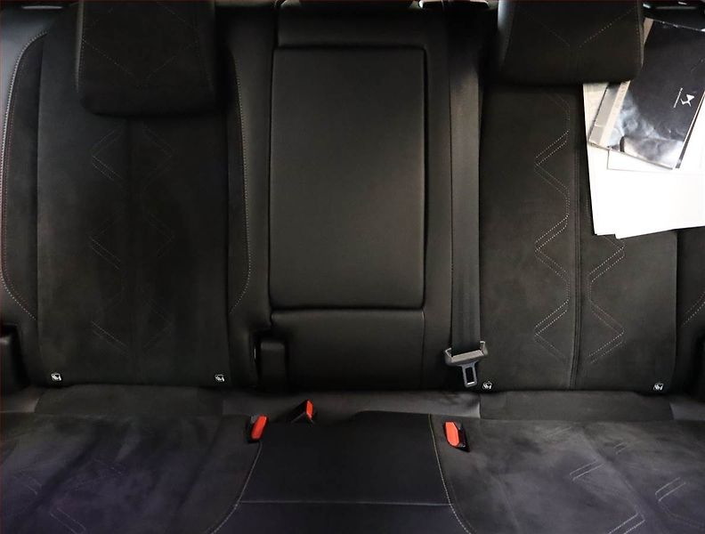 DS Automobiles DS7 Crossback (2021) E-Tense 4x4 - fotka 10 z 31