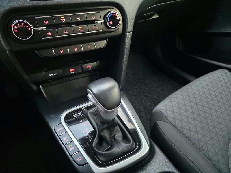 Kia Ceed 1.5-V ZÁRUCE-AUTOMAT-KAMERA - fotka 20 z 36