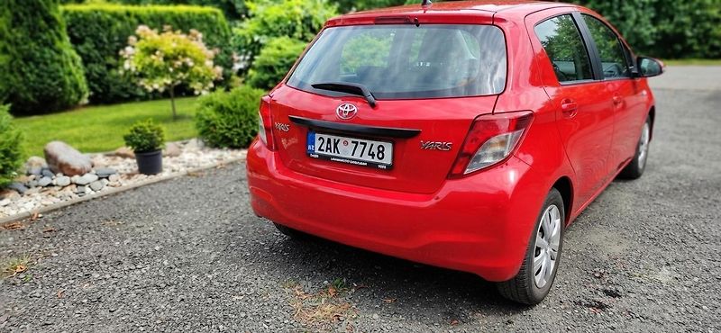 Toyota Yaris 1.0 VVT-i 51 kw - fotka 13 z 33