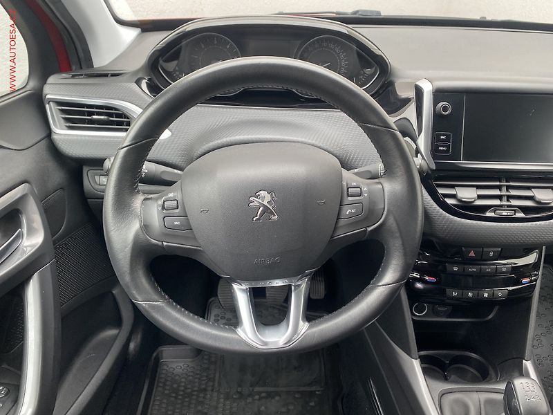 Peugeot 2008 (2018) 1.6 HDi, 2.maj,ČR, GT Line - fotka 11 z 17