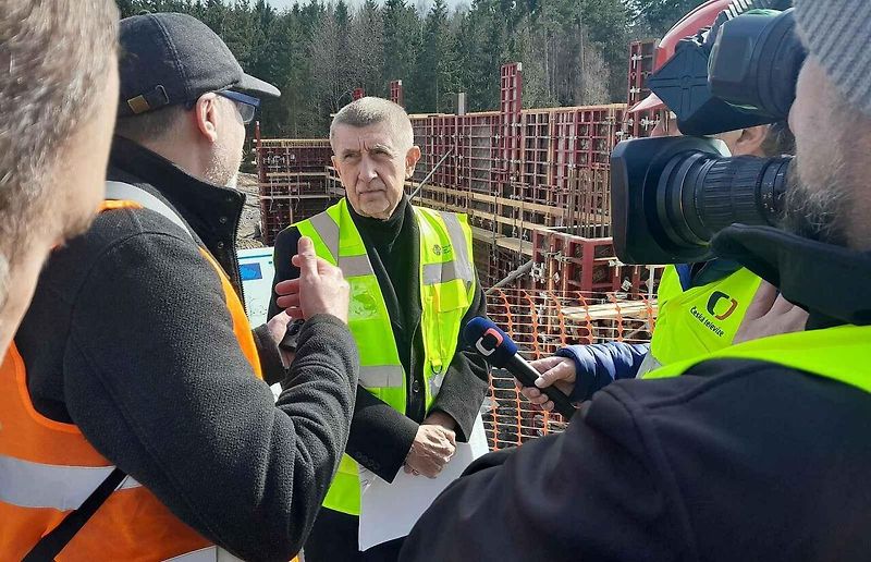Předseda vlády Andrej Babiš na stavbě dálnice D6 jesenická křižovatka – Lubenec na jihu Ústeckého kraje.